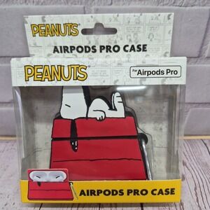 Peanuts Snoopy On Doghouse AirPods Pro Case W/ Lanyard Clip- New